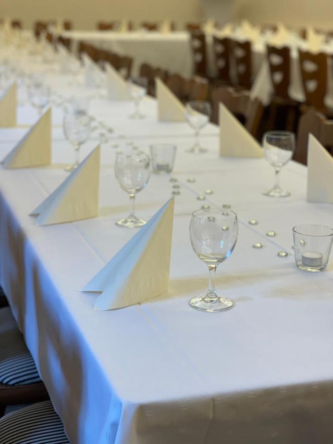 Hotel Restaurant Goldenes Ross Gollheim Exteriér fotografie